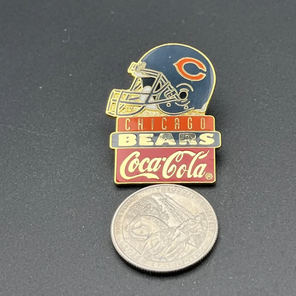 Coca-Cola Coke Chicago Bears‎ Helmet NFL Football Super Bowl XXVIII Hat Pin